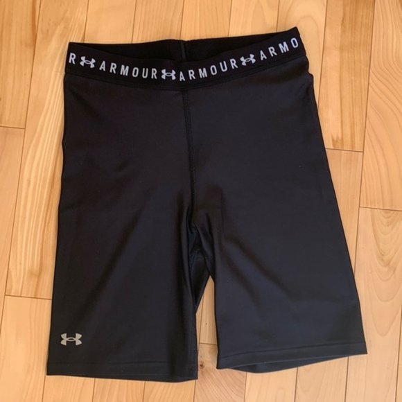 Under Armour HeatGear Bike Shorts (size small) - Picture 3 of 7